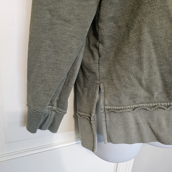 Buffalo David Bitton Sage Green Top - Picture 2 of 4